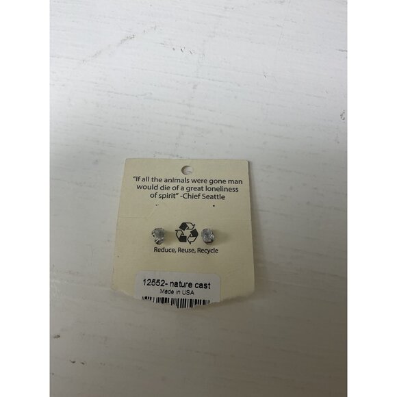 Nature Cast Butterfly Stud Earrings Gold-Tone Metal Jewelry - Picture 3 of 3